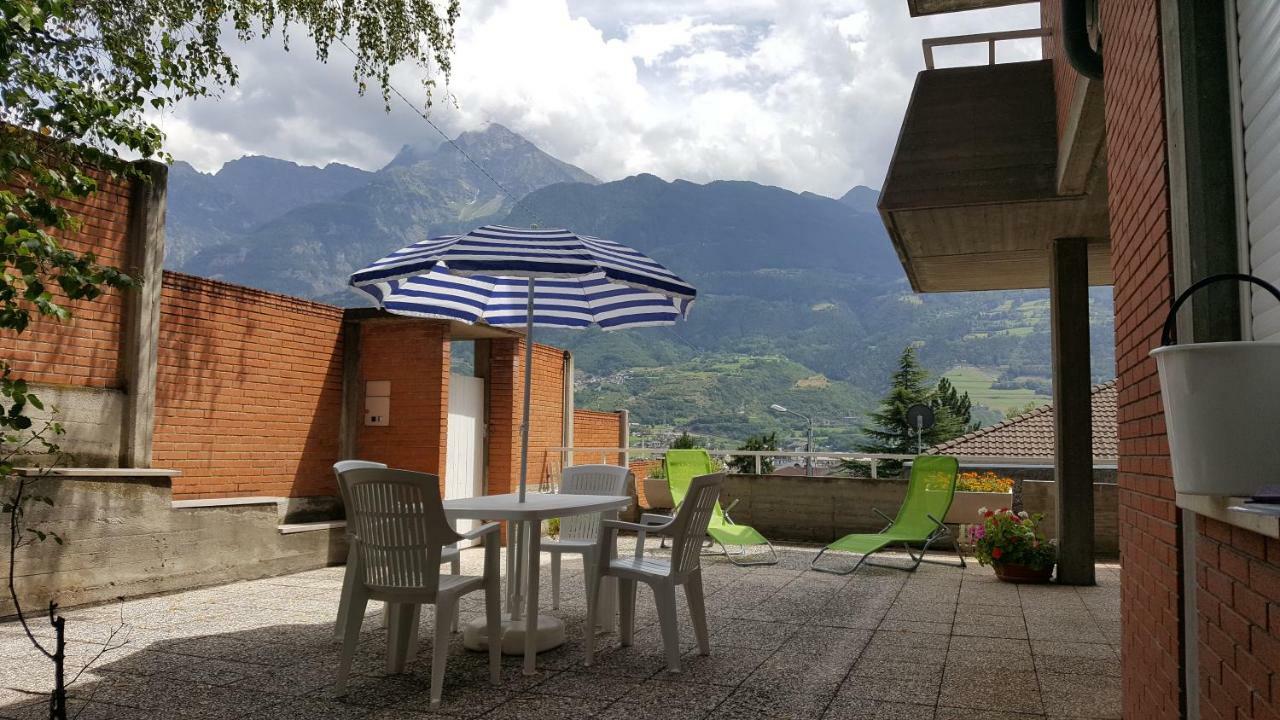 La Betulla Appartamento Confortevole Wifi E Parking Free Aosta Kültér fotó